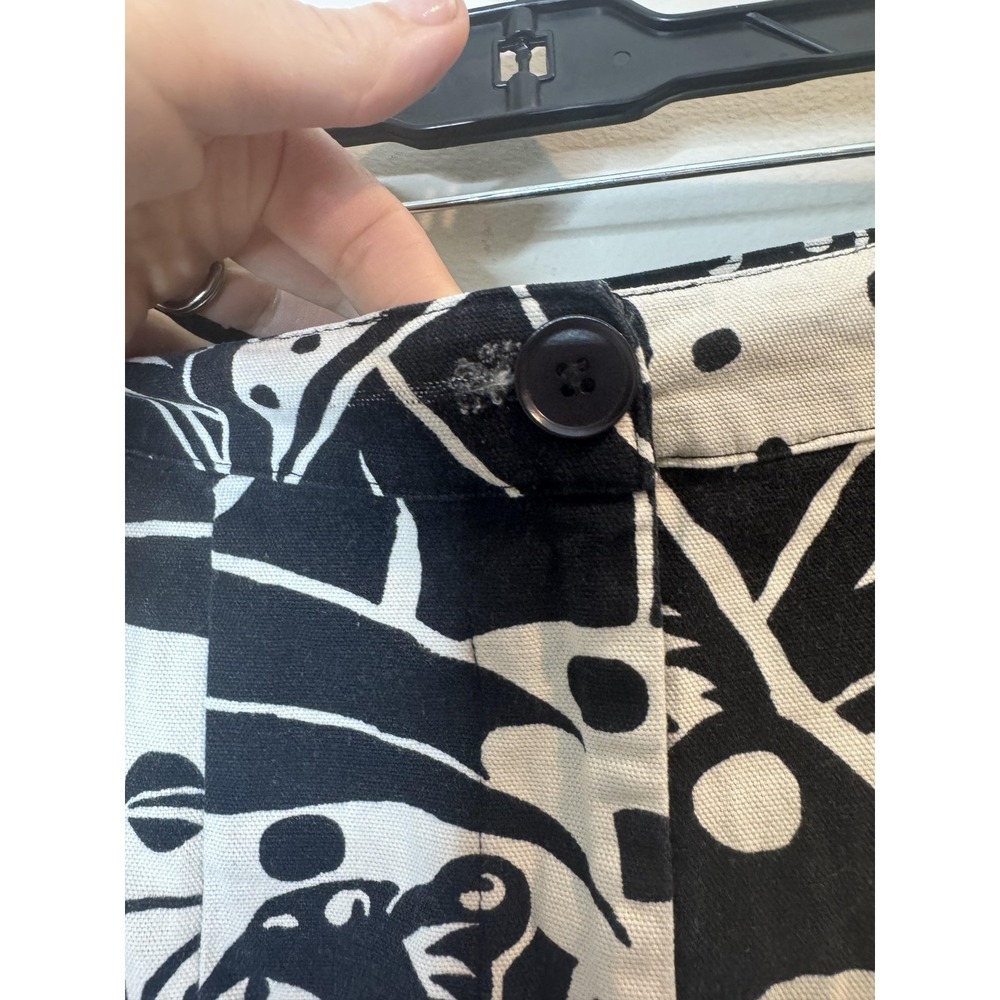 Farm Rio Shorts Womens Medium Black Animal Print Pleated Chino Casual Summer - Picture 5 of 12